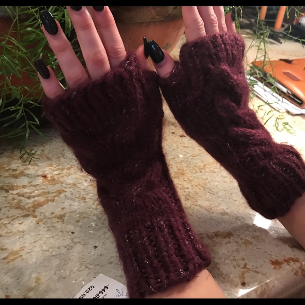 Gray Saks Fifth Avenue Fingerless Cuff Gloves
